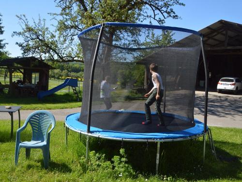Trampolin springen