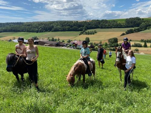 ferienhofhenn-reiten
