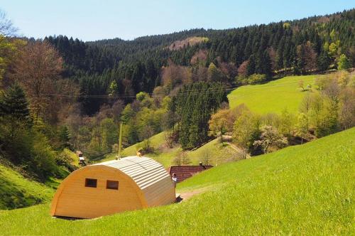 Holz-Igloos auf dem Vollmershof