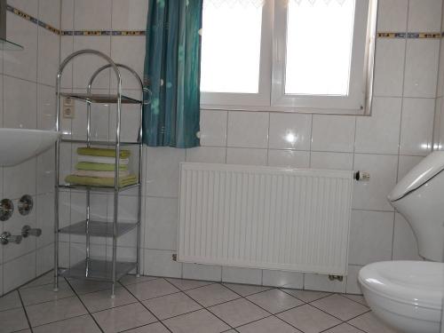 badmitduscheundwaschmaschine