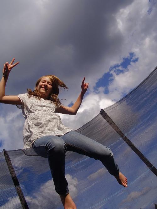 Tolle Spünge auf dem Trampolin
