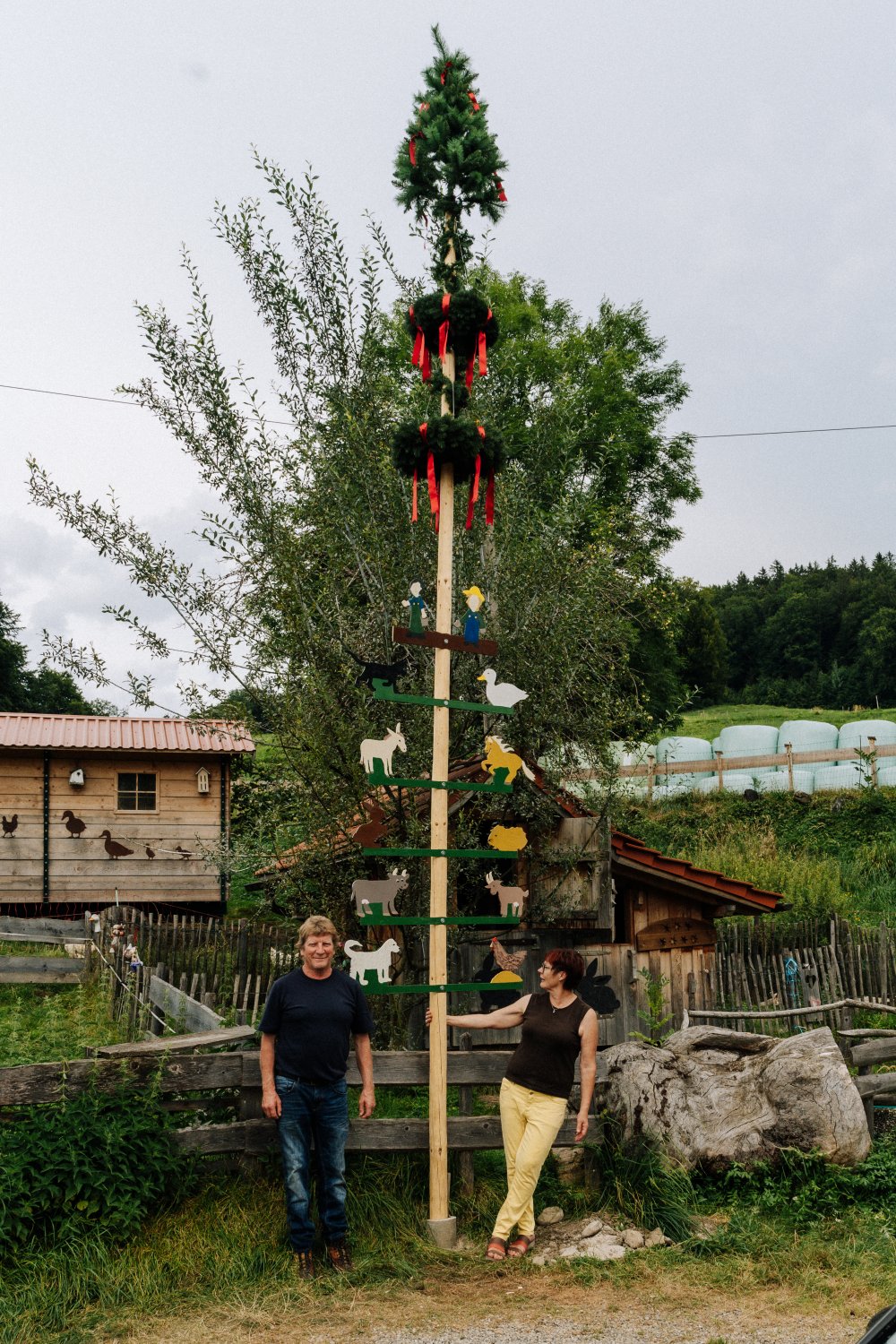 Jill und Bauer Sepp mit Erbsi