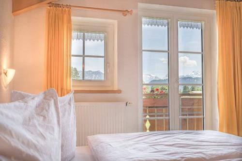 Schlafzimmer Ferienwohnung Gaißalpblick