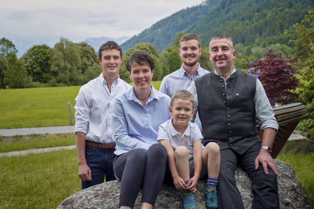 Hierlhof am Abend
