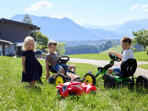 Viele Kinderfahrzeuge Viele Kinderfahrzeuge