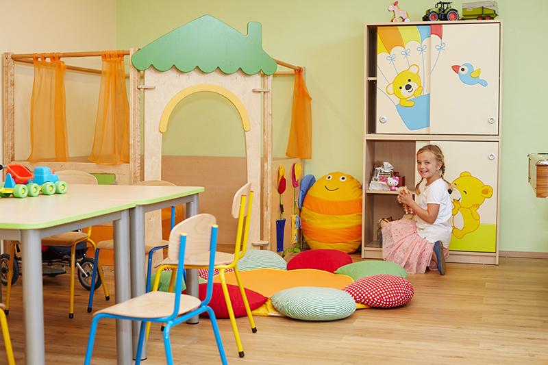 Spielzimmer mit Kleinkindbereich Spielzimmer mit Kleinkindbereich