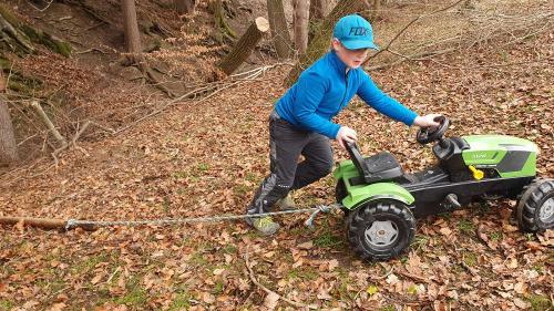 Schwer am Arbeiten mit unseren Kinderfahrzeugen