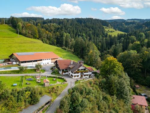Beim Bergbauern Zeller_unser Ferienhof liegt am Fuße des Grüntens