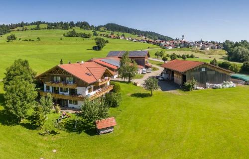 Unser Hof von oben