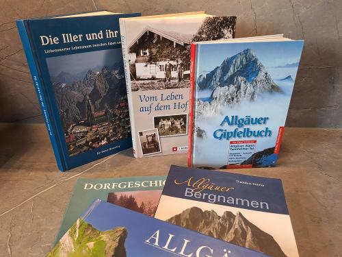 REGIONALE LITERATUR FÜR LESEBEGEISTERTE REGIONALE LITERATUR FÜR LESEBEGEISTERTE