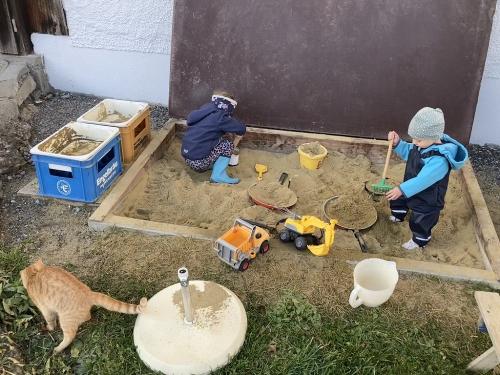 3C58A39E-FF5C-4C31-83C9-350E54E8D8A8_1_105_c