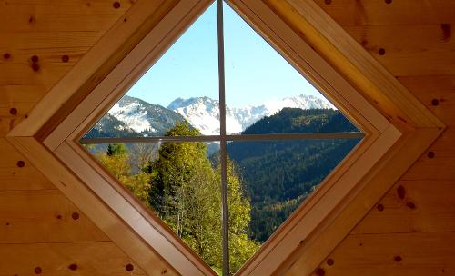 Aussichtfenster mit Bergblick Aussichtfenster mit Bergblick