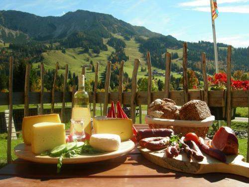 Genießen Sie eine Allgäuer Brotzeit bei uns