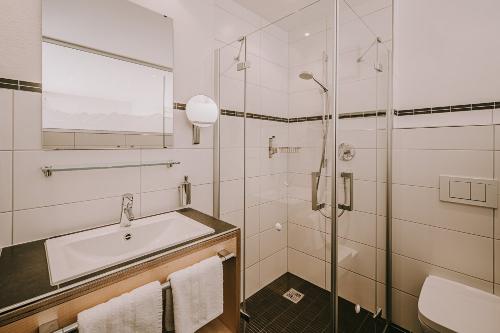 Doppelzimmer Enzian | Badezimmer
