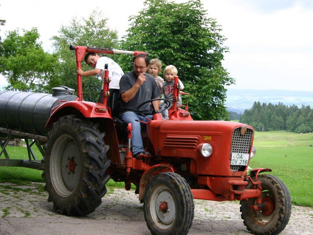 unser kleiner roter Traktor