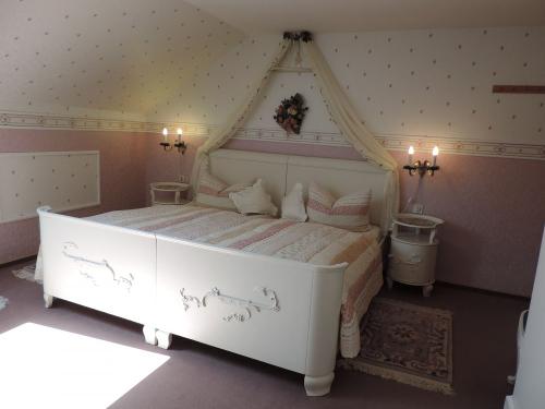 FeWo  Rottachberg  Stilschlafzimmer