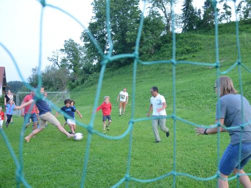 Fußballspielen zusammen Fußballspielen zusammen