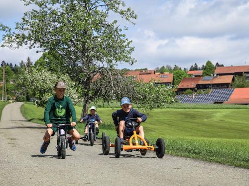 Ketcarfahren auf freier Straße Ketcarfahren auf freier Straße