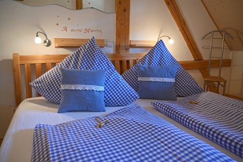 Schlafzimmer Gohrersberg, Fußraum offenes Bett