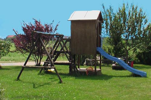 Weitläufiger Garten zum Spielen