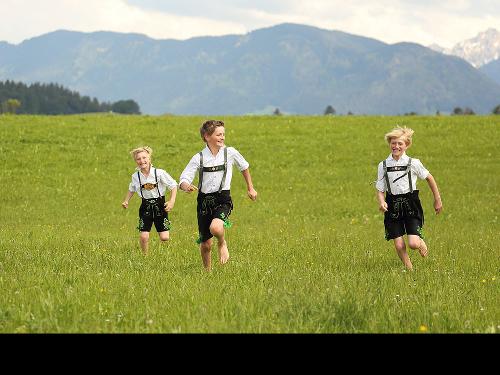 beiunshabenihrekinderrichtigvielplatzzumspringen