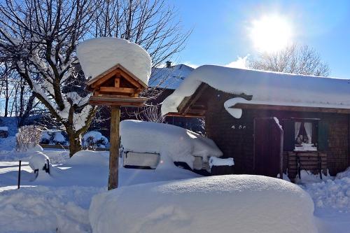 viel Schnee auf dem Veiterhof