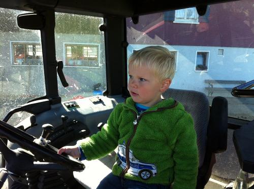 im richtigen Traktor mitfahren