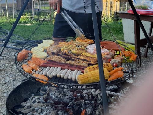 Die Grillsaison ist eröffnet - alles vorhanden zum schlemmen und grillen.