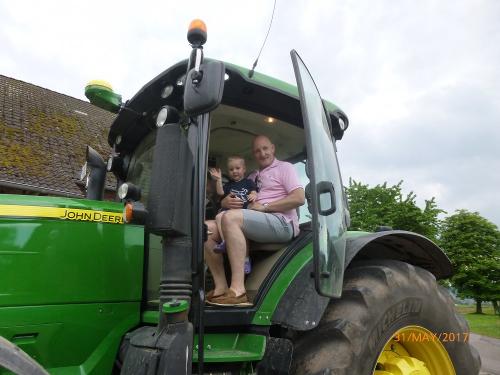Auf dem Traktor