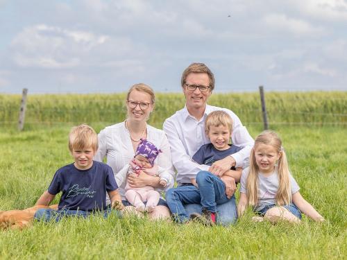 ingafamily-2022-06-10-2622-tobiasgolla-2048px