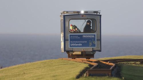 die "LORE" Fahrt vom Festland zur Hallig