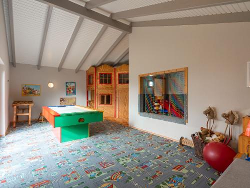 Spielzimmer mit Bällebad Spielzimmer mit Bällebad