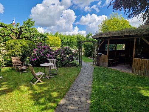 Garten und Sitzgelegenheiten