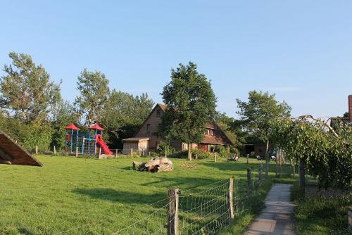 Garten und Appartementhaus