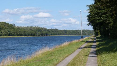 Radweg direkt vor unserer Haustür