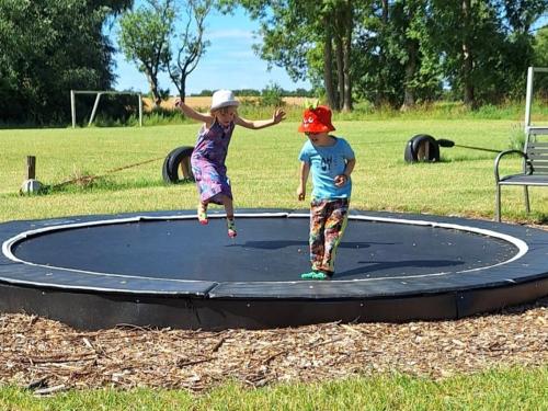 Screenshot_20250710_220103_WhatsApp