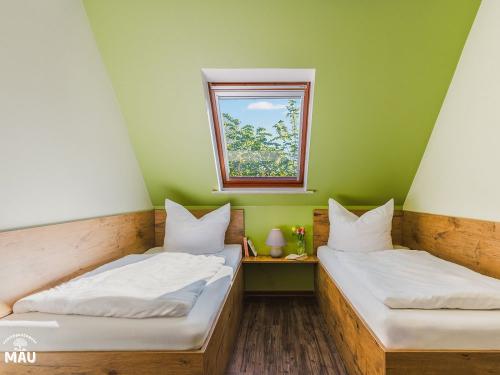 Ferienbauernhof Mau - Haus 1- Das 2-Bett-Schlafzimmer, insgesamt 3 SZ und 5 Betten