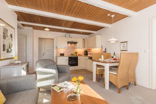 friederikehegner_2019_ferienwohnung-fotoservice.de_ferienhofkhlerfehmarn_fewo3_web-45
