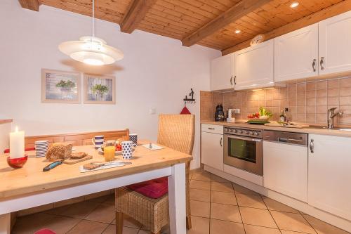 friederikehegner_2019_ferienwohnung-fotoservice.de_ferienhofkhlerfehmarn_fehaus_web-53