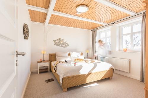 ferienhofkhlerfehmarn_fewo2_schlafraum
