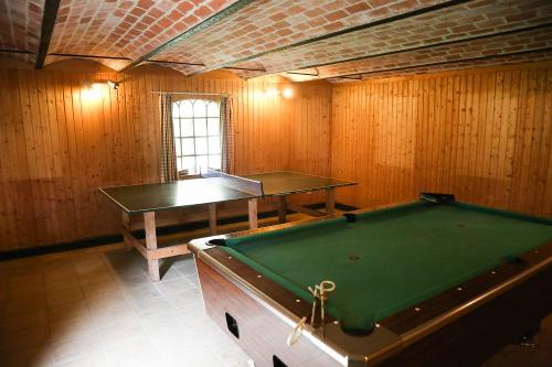 Billiard- und Tischtennisraum