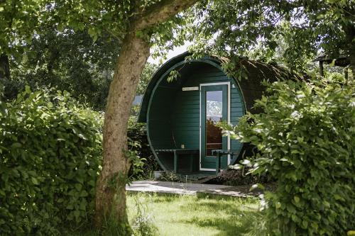 Fasssauna mit Outdoordusche