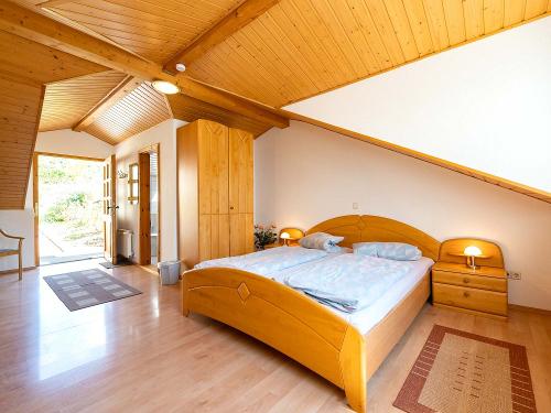 Doppelzimmer im Weingut Breidscheid in Ingelheim