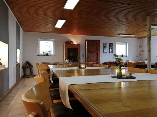 Probierstube im Weingut Ferres