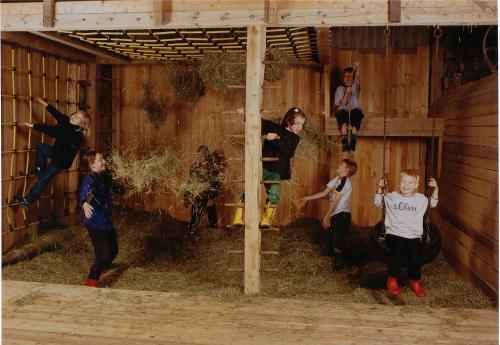 Spielscheune für die größeren Kinder