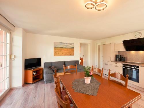 Fewo Riesling: Wohnraum mit Küche Fewo Riesling: Wohnraum mit Küche
