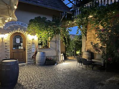 Innenhof Weingut & Gästehaus Janson