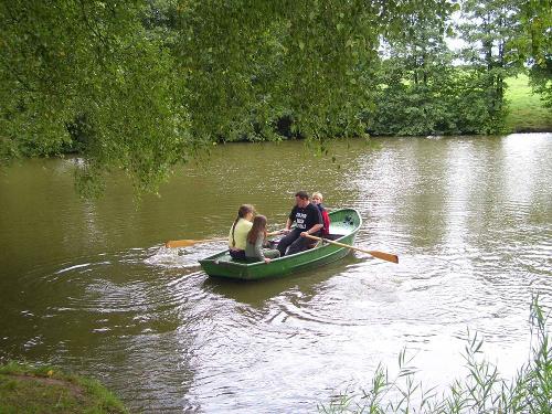 Boot fahren am Bauernhof Schneidmühle