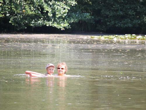 Baden im Weiher am Bauernhof Schneidmühle