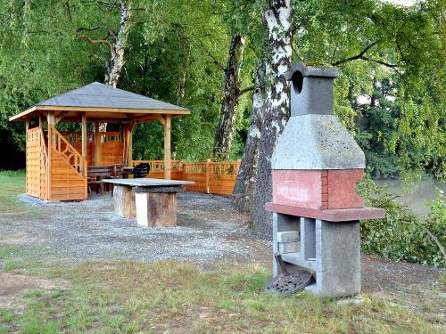 Grillhütte am Bauernhof Schneidmühle